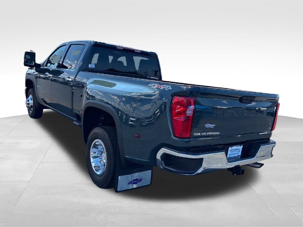 Used 2026 Chevrolet Silverado 3500 LTZ AWD/4WD image 3