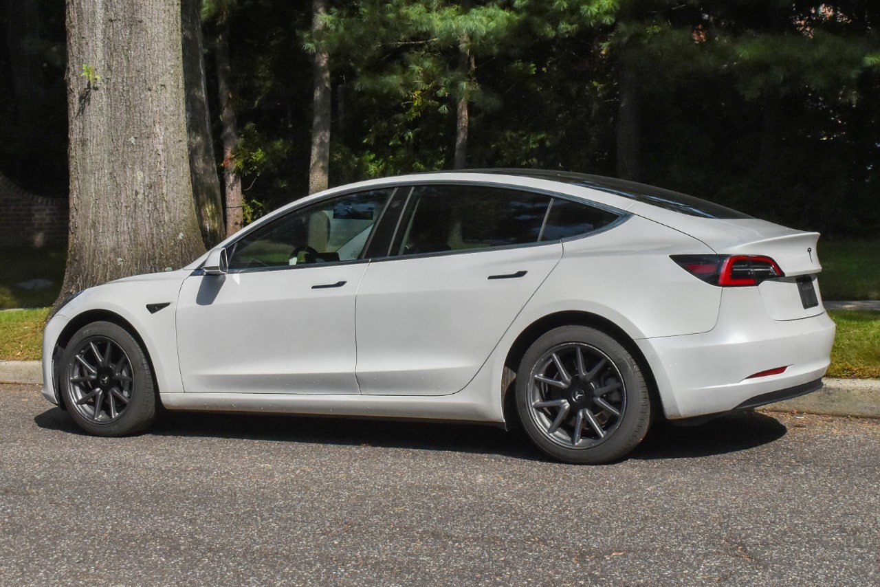 Used 2020 Tesla Model 3 Standard Range Plus RWD image 5