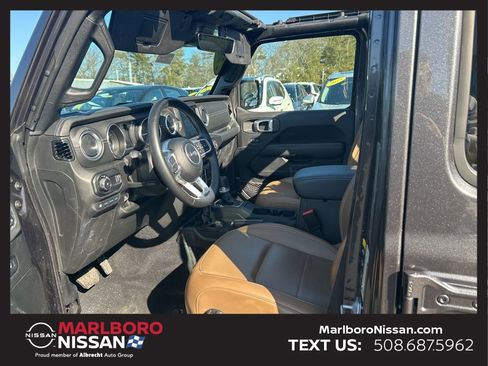 Used 2023 Jeep Wrangler Unlimited Sahara w/ Cold Weather Group image 11