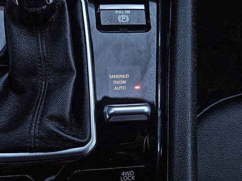 Used 2024 Jeep Compass Latitude image 23