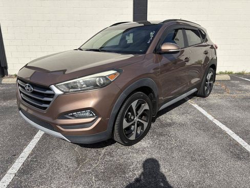 Used 2017 Hyundai Tucson Value w/ Cargo Package FWD image 5
