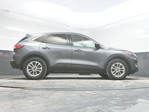 Used 2022 Ford Escape SE image 34