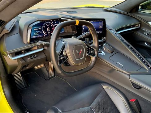 Used 2021 Chevrolet Corvette Stingray Premium Conv w/ Z51 Performance Package image 15