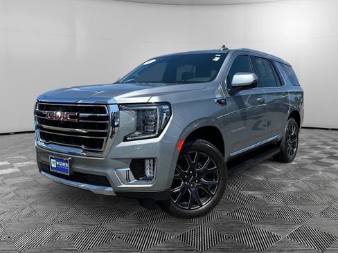Used 2023 GMC Yukon SLT w/ SLT Luxury Package AWD/4WD image 1
