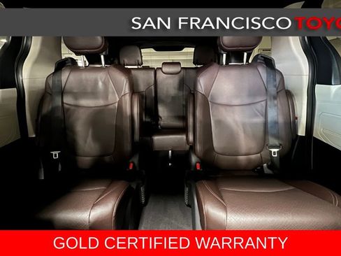 Certified 2022 Toyota Sienna Platinum image 15