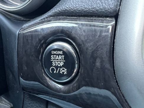 Used 2012 Jeep Grand Cherokee Laredo AWD/4WD image 28