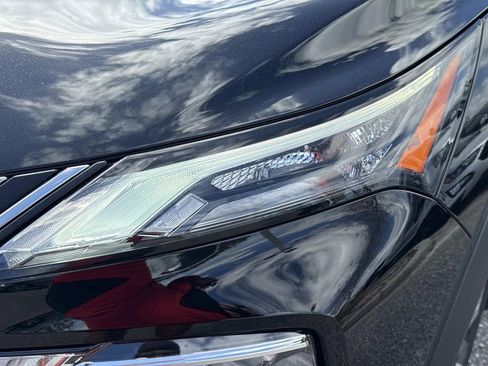 Certified 2023 Nissan Rogue SV image 10