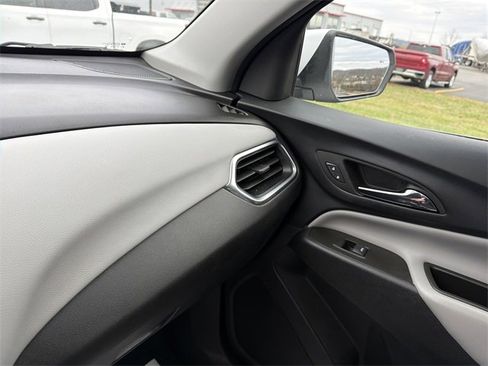 Used 2023 Chevrolet Equinox LT w/ Driver Convenience Package image 24