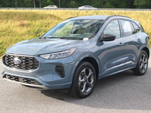 Used 2024 Ford Escape ST-Line w/ Tech Pack #1 AWD/4WD image 3