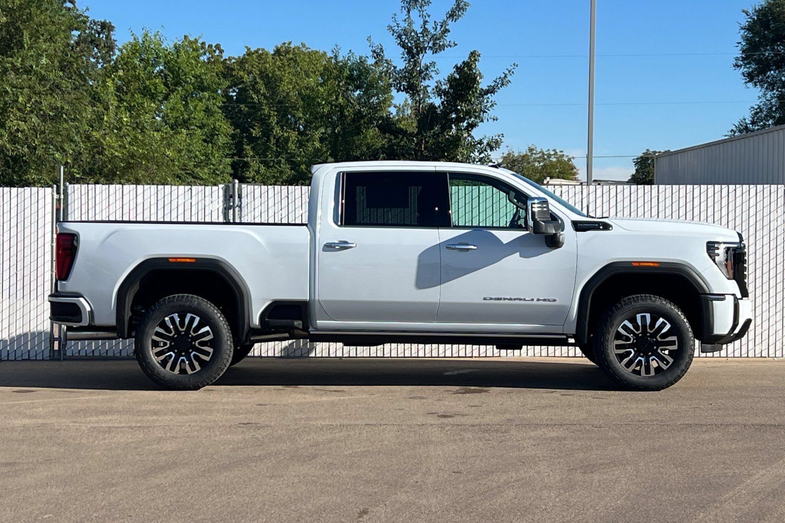 New 2026 GMC Sierra 2500 Denali Ultimate AWD/4WD image 3