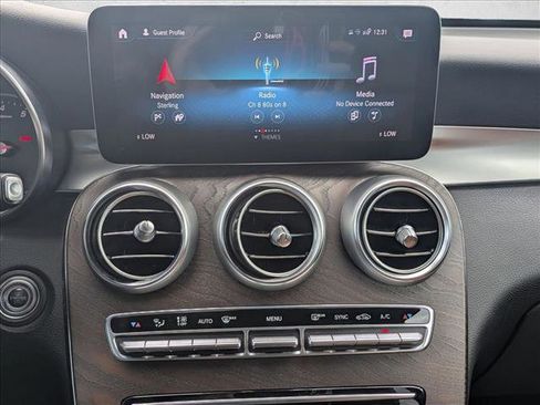 Used 2021 Mercedes-Benz GLC 300 4MATIC image 15
