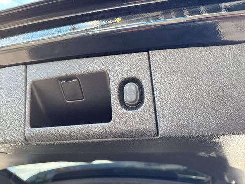 Used 2016 Cadillac Escalade ESV Platinum image 9