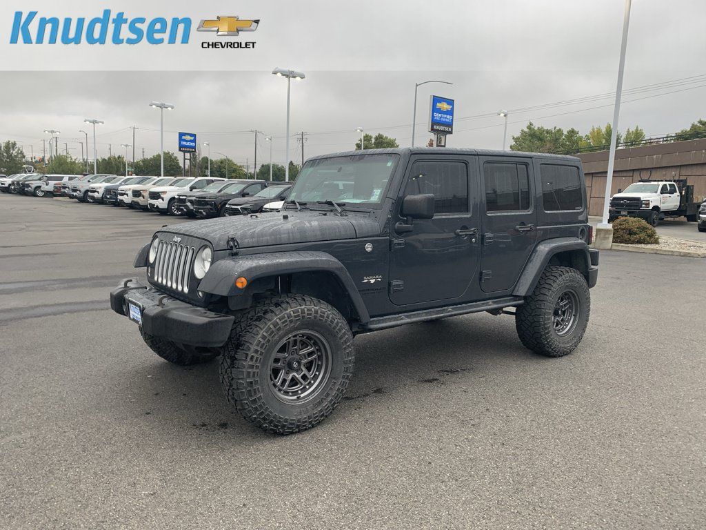 Used 2016 Jeep Wrangler Unlimited Sahara w/ Max Tow Package AWD/4WD image 3