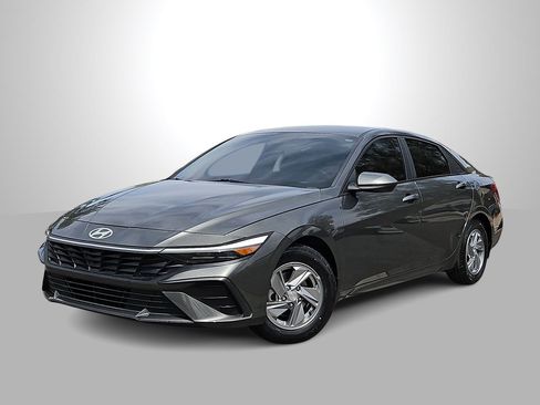 Used 2024 Hyundai Elantra SE FWD image 1