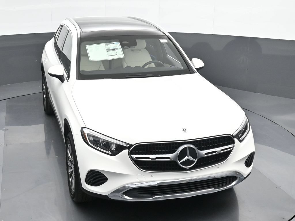 Used 2025 Mercedes-Benz GLC 300 4MATIC image 39