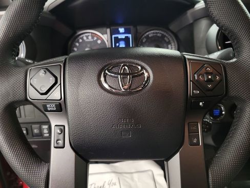 Used 2022 Toyota Tacoma TRD Sport image 18