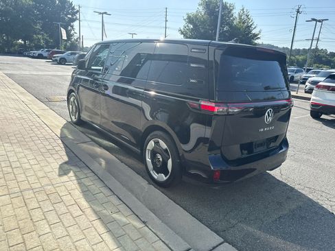 Used 2025 Volkswagen ID. Buzz Pro S RWD image 5
