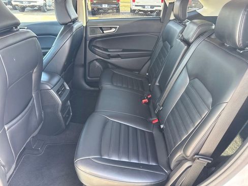 Used 2024 Ford Edge SEL AWD/4WD image 9