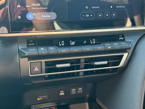 Used 2026 Toyota Camry SE w/ Multimedia Upgrade Package AWD/4WD image 31
