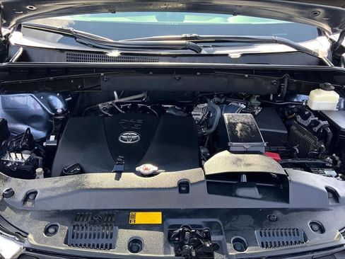Used 2018 Toyota Highlander XLE FWD image 31