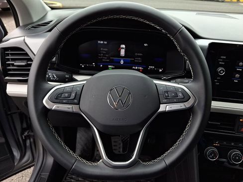 Certified 2025 Volkswagen Taos S AWD/4WD image 18