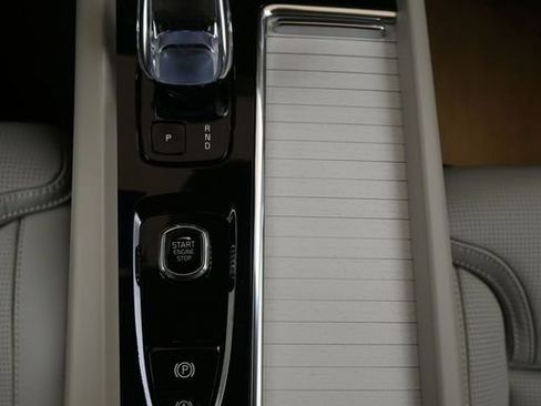 New 2026 Volvo XC60 T8 Ultra image 32