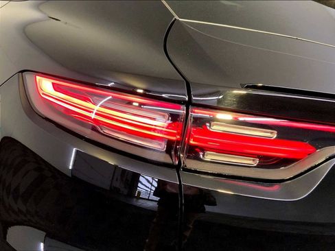 Certified 2022 Porsche Cayenne Platinum Edition image 30