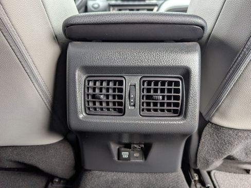 Used 2025 Toyota Camry SE image 7