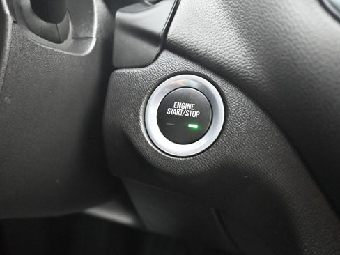 Used 2024 Chevrolet Equinox LT FWD image 18