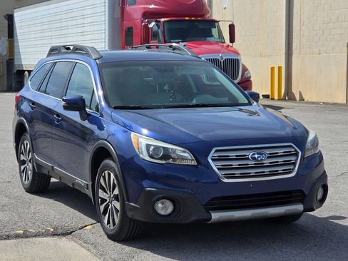 Used 2015 Subaru Outback 3.6R Limited AWD/4WD image 3