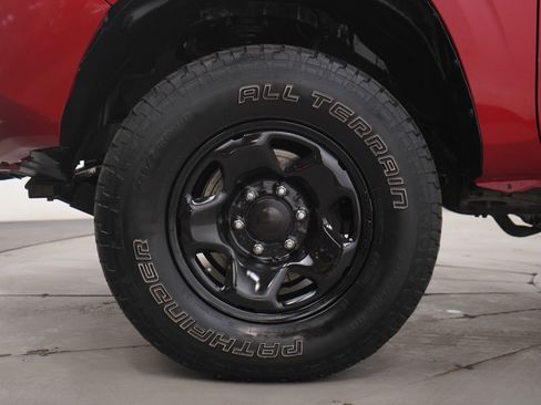 Used 2017 Toyota Tacoma SR w/ SR Convenience Package image 25