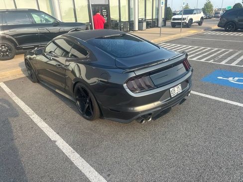 Used 2018 Ford Mustang GT RWD image 3