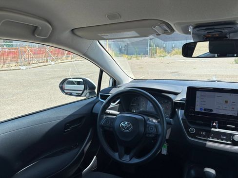Used 2025 Toyota Corolla LE FWD image 32