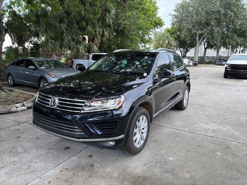 Used 2015 Volkswagen Touareg Sport AWD/4WD image 2