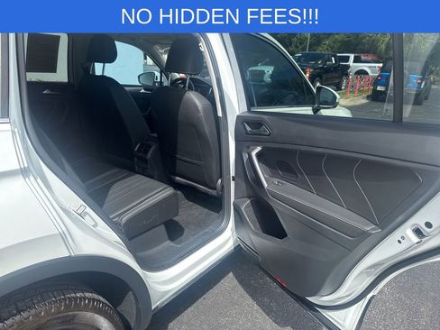 Used 2023 Volkswagen Tiguan SE image 35
