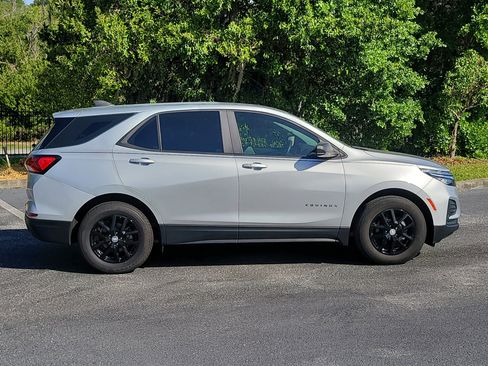Used 2022 Chevrolet Equinox LS FWD image 8