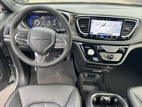 New 2026 Chrysler Pacifica Select FWD image 20