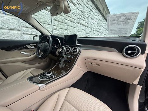 Used 2017 Mercedes-Benz GLC 300 w/ Premium 1 Package image 19