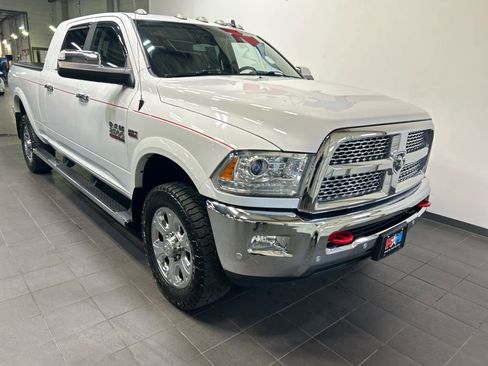 Used 2018 RAM 2500 Laramie w/ Convenience Group image 2