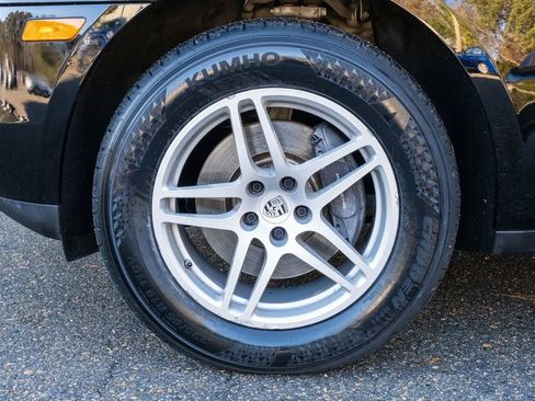 Used 2018 Porsche Macan image 35