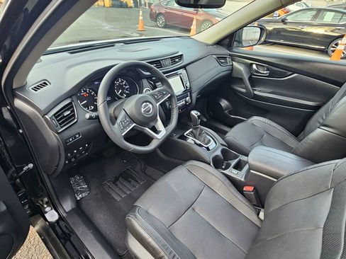 Used 2020 Nissan Rogue SL w/ Premium Package image 16