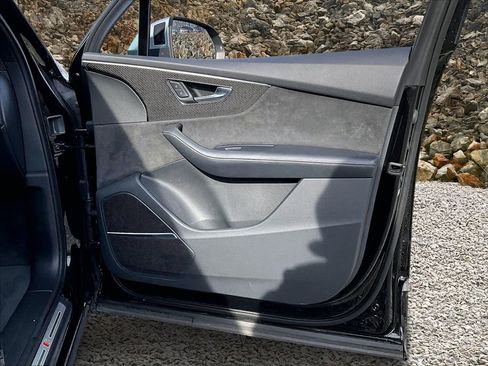 Used 2022 Audi SQ7 Premium Plus w/ SQ7 Executive Package image 22