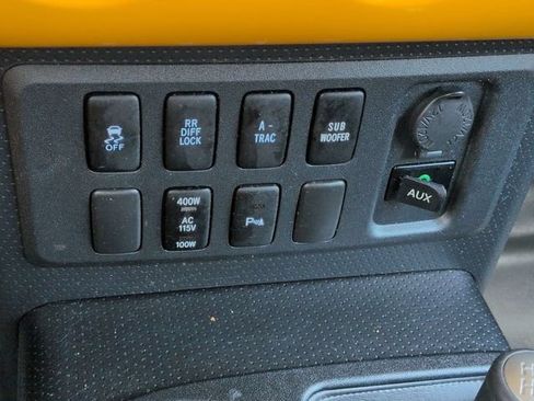 Used 2010 Toyota FJ Cruiser 4WD image 20