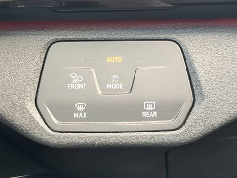 Certified 2021 Volkswagen ID.4 Pro S w/ Gradient Package image 28