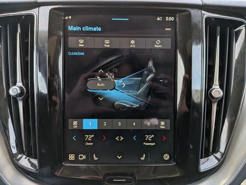 Used 2024 Volvo XC60 B5 Core image 21