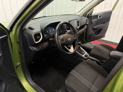 Used 2023 Hyundai Venue SEL FWD image 36