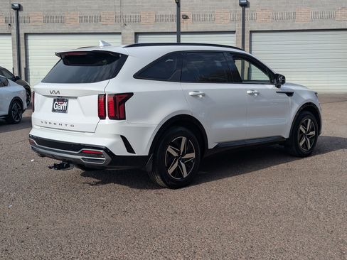 Certified 2022 Kia Sorento S image 3