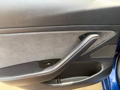 Used 2018 Tesla Model 3 Long Range RWD image 25