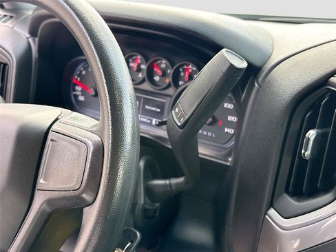 Used 2020 Chevrolet Silverado 1500 Custom w/ Custom Value Package AWD/4WD image 16