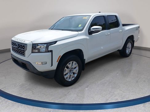 Used 2022 Nissan Frontier SV image 1